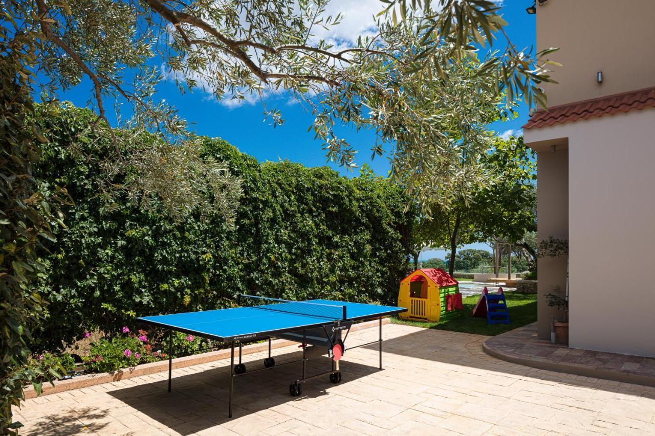 Thetree Villa, With Heated Pool & Spa Whirlpool Gallos Exterior photo