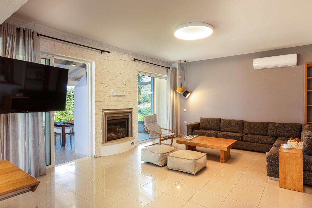 Thetree Villa, With Heated Pool & Spa Whirlpool Gallos Exterior photo