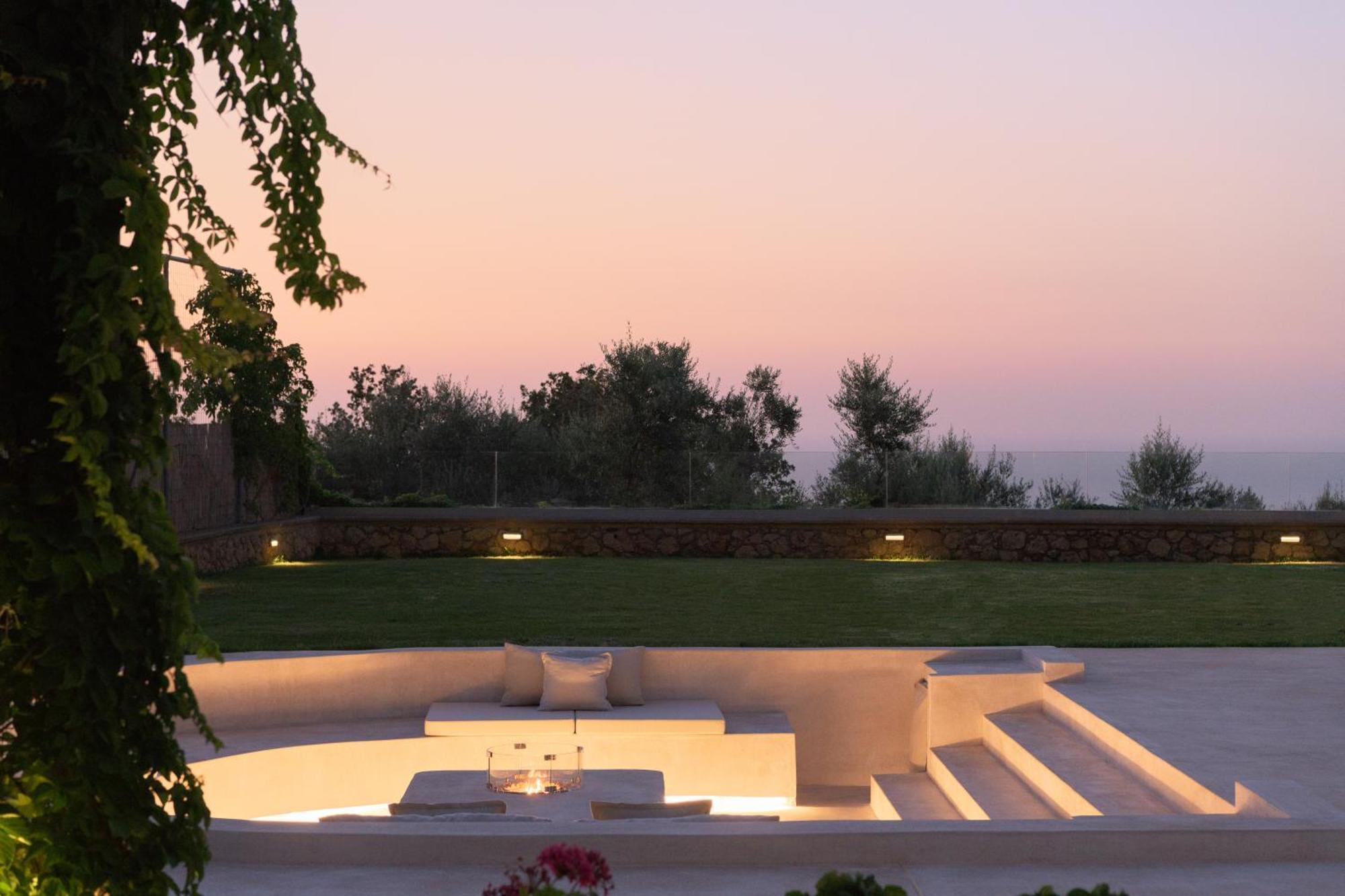 Thetree Villa, With Heated Pool & Spa Whirlpool Gallos Exterior photo